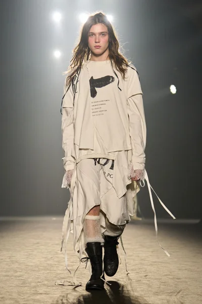 Look 27